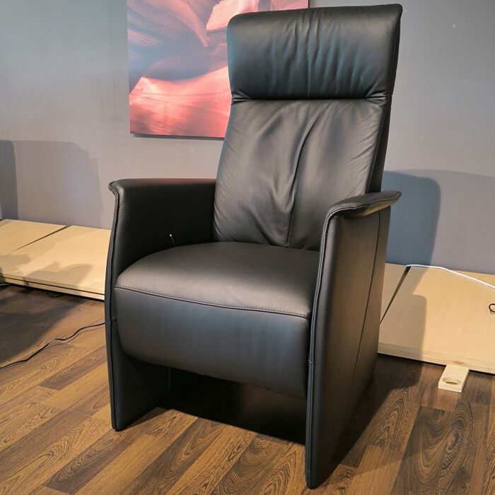 INHOUSE Relaxfauteuil Lerira Zwart met Sta-Op Functie